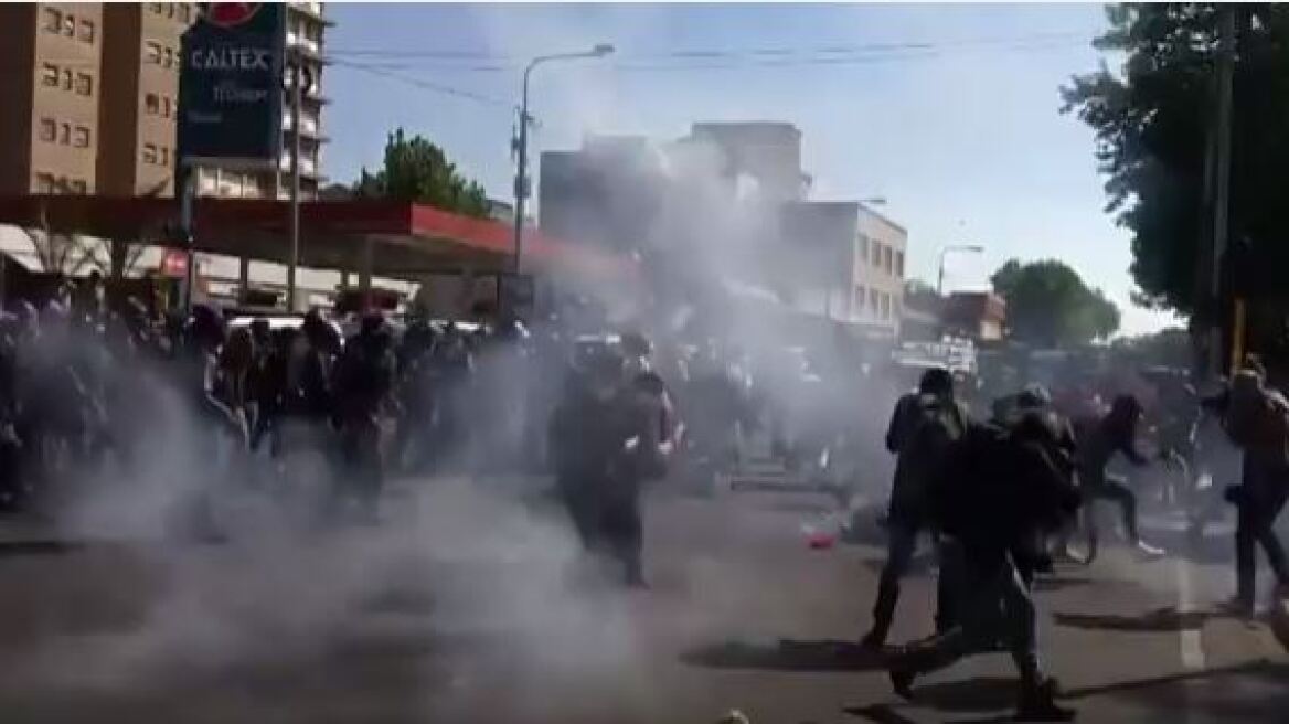Νότια Αφρική: Πλαστικές σφαίρες και χημικά από την αστυνομία σε διαδήλωση φοιτητών